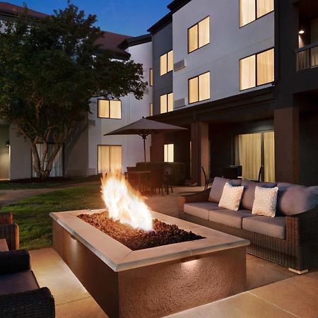 Courtyard By Marriott Tulsa Central Buitenkant foto