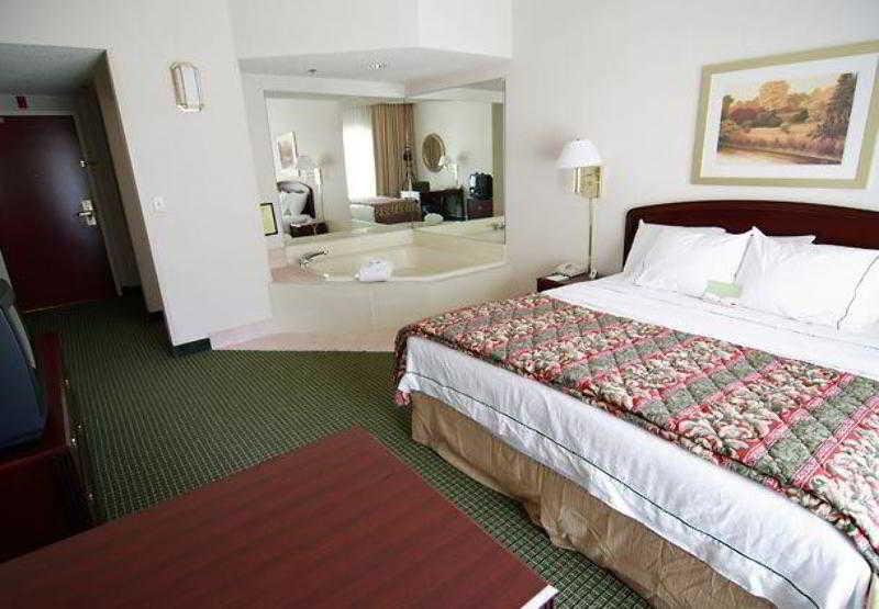 Courtyard By Marriott Tulsa Central Buitenkant foto
