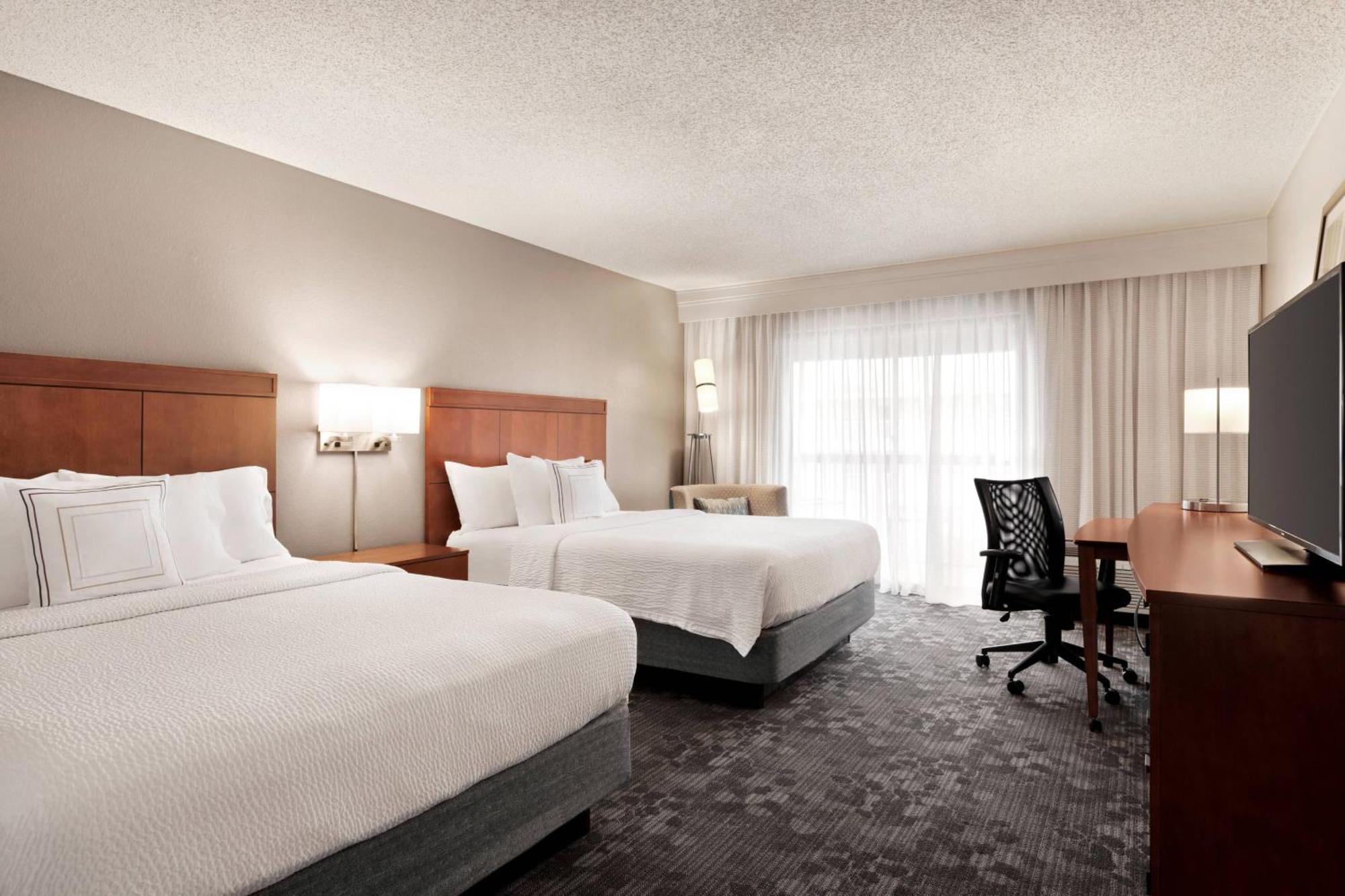Courtyard By Marriott Tulsa Central Buitenkant foto