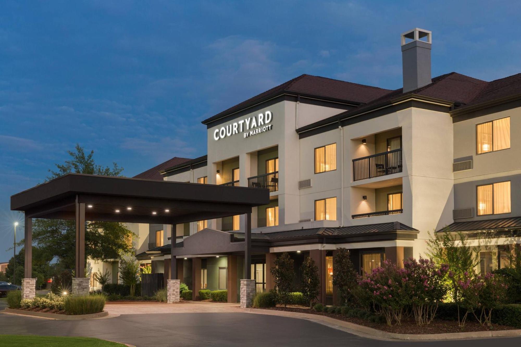 Courtyard By Marriott Tulsa Central Buitenkant foto